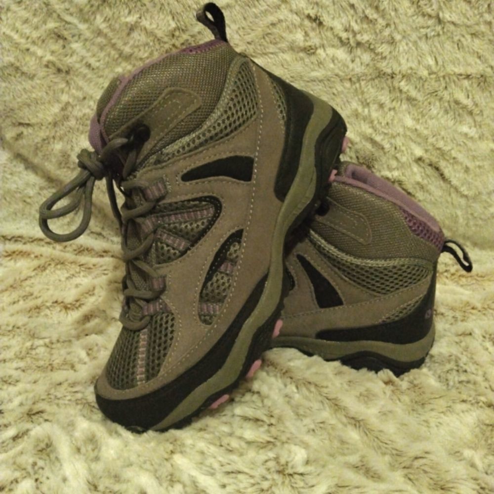 Gander Mountain girls shoes. 